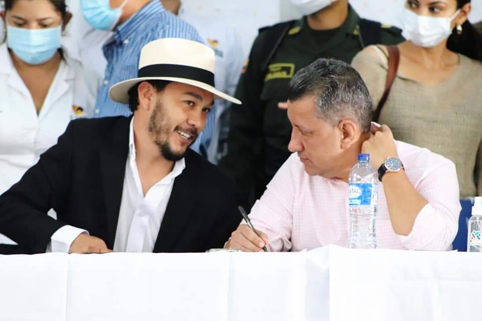 La 'reculada' del alcalde de Cajamarca: "me quito el sombrero ante usted gobernador Orozco"