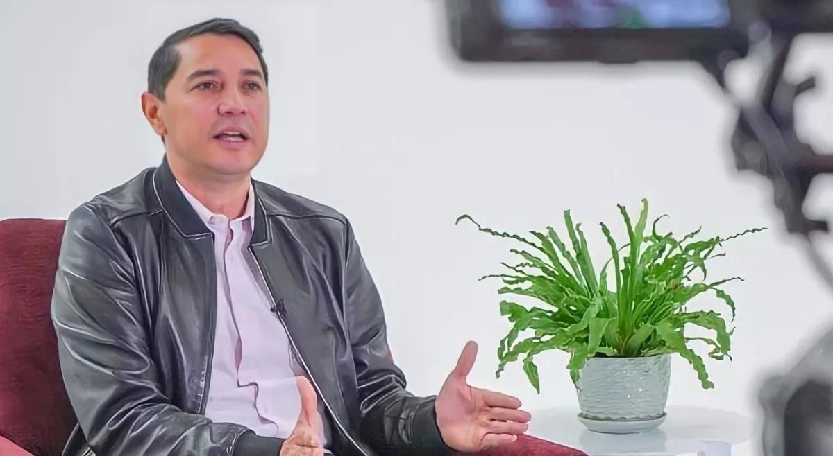 El sancocho político de Hurtado para imponer su candidata