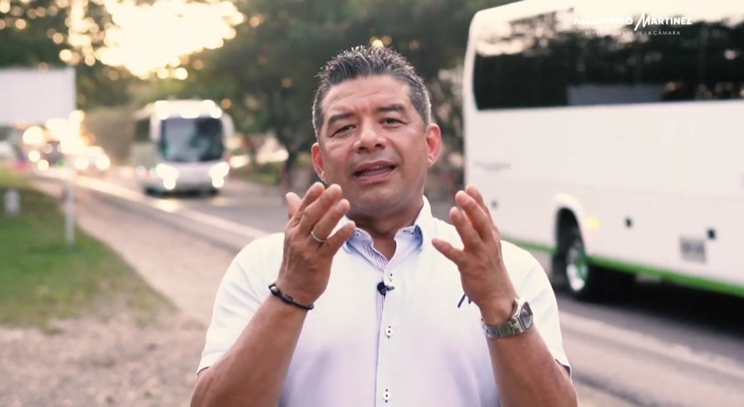 "La vía Melgar - Bogotá se convirtió en la ruta de la muerte": representante Martínez