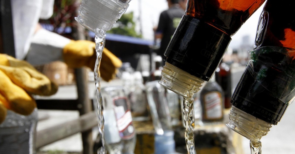 ¿Qué hacer si cree que tomó licor adulterado?