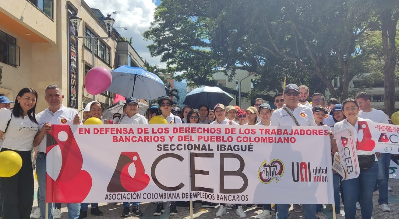 Avanza la marcha por el Día del Trabajador en Ibagué