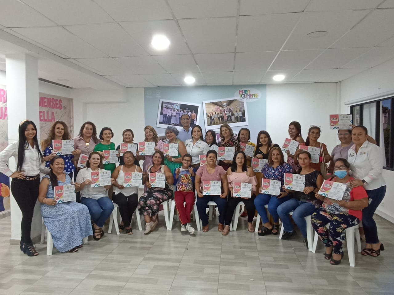Madres cabeza de familia se graduaron con la Casa de las Mujeres Empoderadas del Tolima