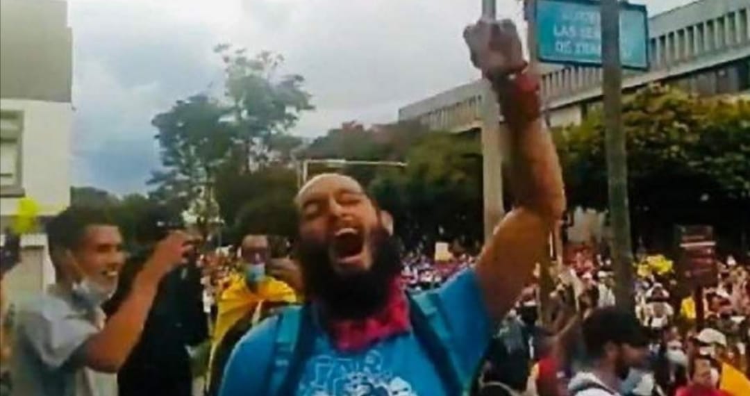 "Nos están matando en Colombia": manifestante que lucha por su vida en una UCI