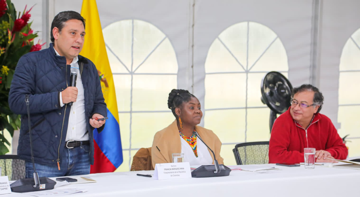 Lluvia de críticas al gobierno Petro por extravagantes compras