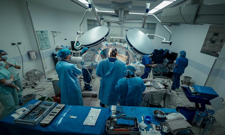 “En Colombia no hay déficit de médicos, sino déficit en contratación”: Sociedades Médicas