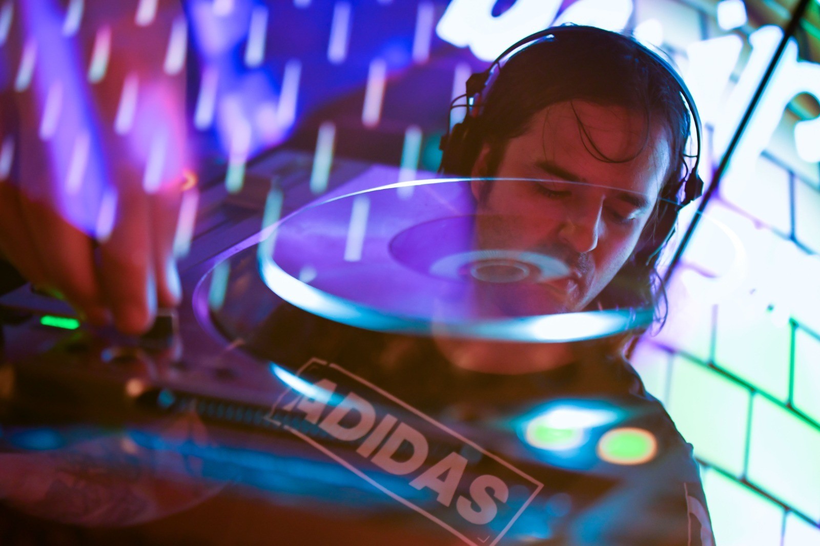 Este viernes, Melgar se suma a la mejor rumba electrónica con el ‘Mano Al Aire Fest’