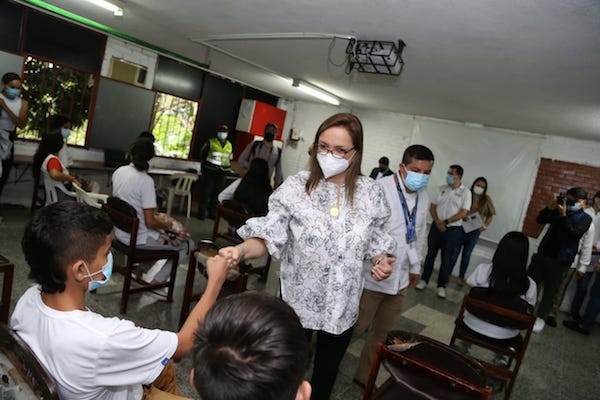 Conectadas las primeras 100 escuelas del Tolima con Internet gratuito hasta 2031