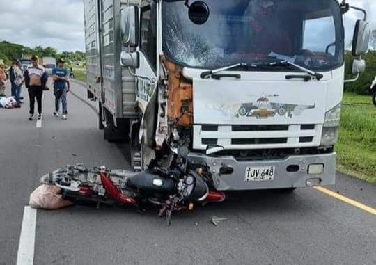 Motociclista perdió la vida en la variante del Guamo