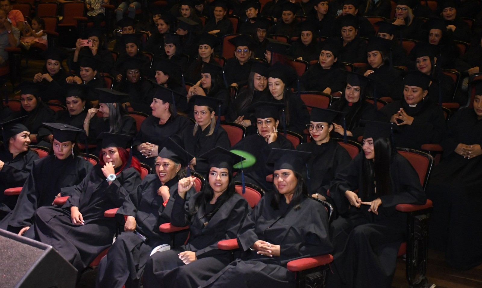 Mujeres del Tolima se graduaron en programas técnicos y laborales