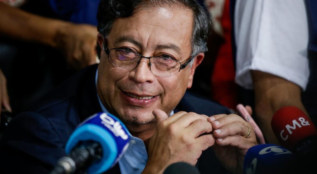 "Prefiero que me critiquen por hacer el cambio y vamos a hacerlo": Petro