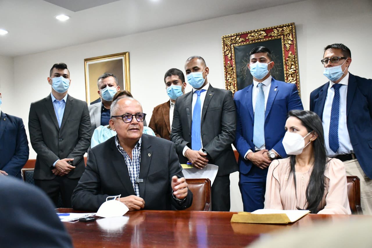 Óscar Barreto es candidato oficial al Senado por el partido Conservador