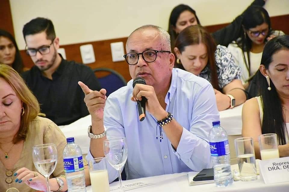 Con su voto el senador Barreto evitó acabar el CNE