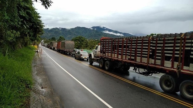 Otra vez cierre total en la vía Ibagué - Calarcá