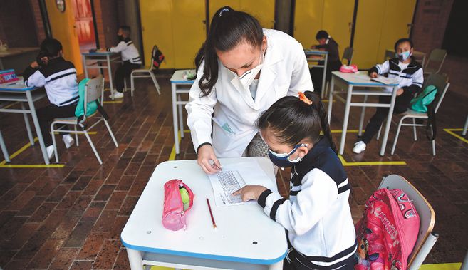Pago de salario a docentes solo a quienes cumplan presencialidad