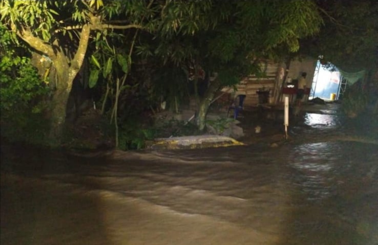 Pánico produce desbordamiento súbito del río Lagunilla