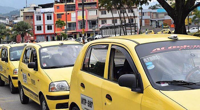 Acuerdo entre taxistas y Alcaldía de Ibagué: pasan de bloqueos viales a plan tortuga