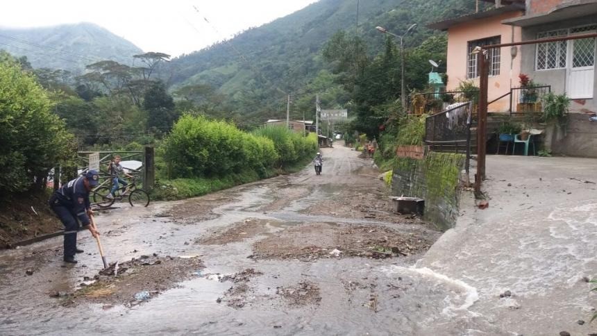Inicia en 12 barrios nueva pavimentación de vías urbanas en Ibagué