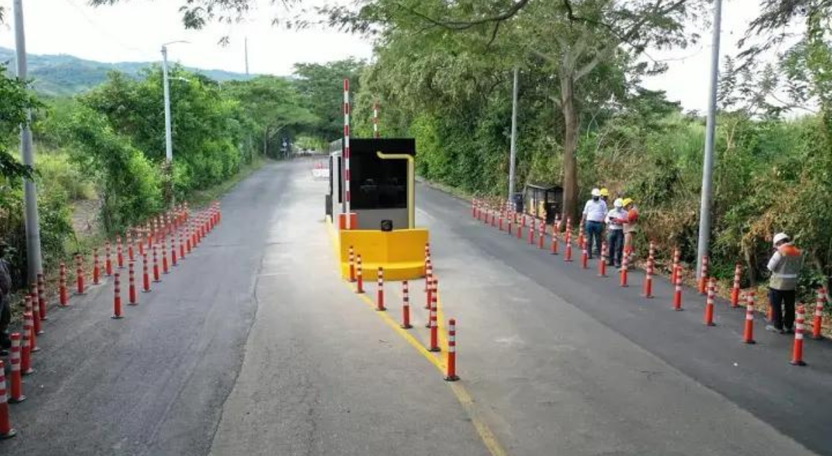 ¿Por qué se cobra el peaje cruce de Armero cuando la vía está en construcción?