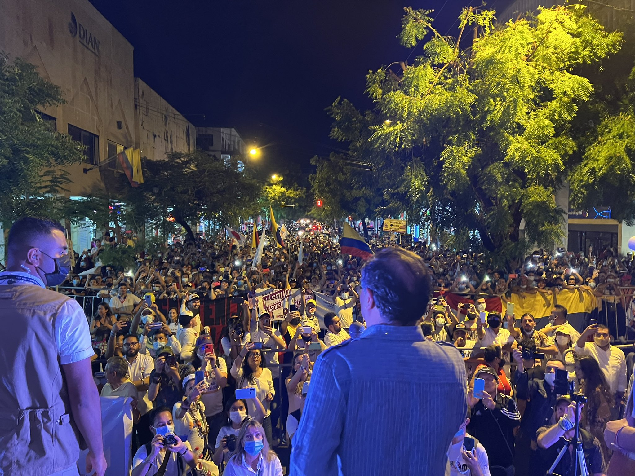 Petro llenó la plaza pública en Girardot