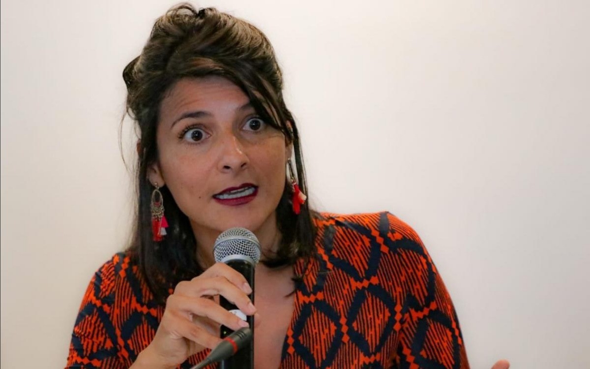 Polémica por altanero desplante de la ministra de Minas a periodistas