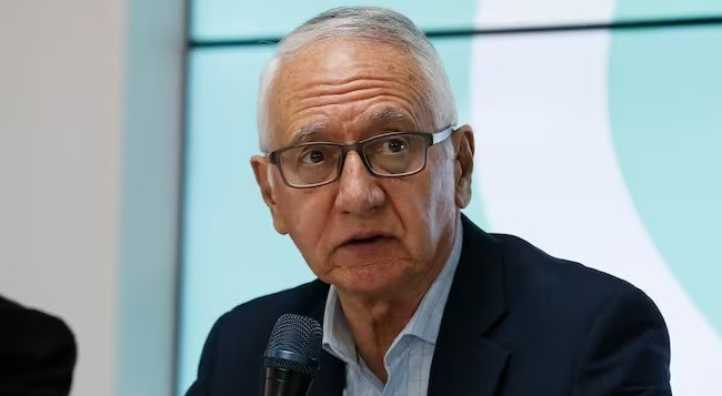 Polémica por millonario convenio para darle avión privado al ministro Jaramillo