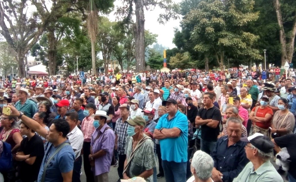 Presión popular en Líbano hace reversar cobro exagerado del agua