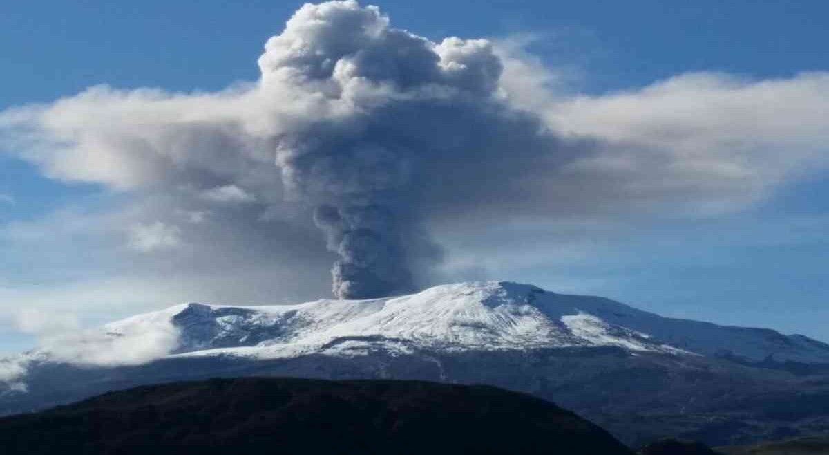 Procuraduría pidió medidas urgentes ante posible erupción del volcán Nevado del Ruiz