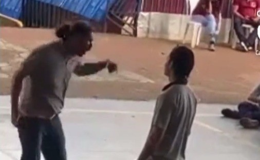 Profesor grita a alumno por grosero y se hace viral