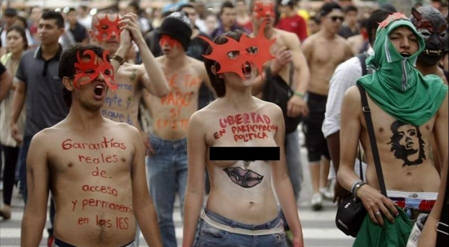 Protestar en prendas menores no es exhibicionismo