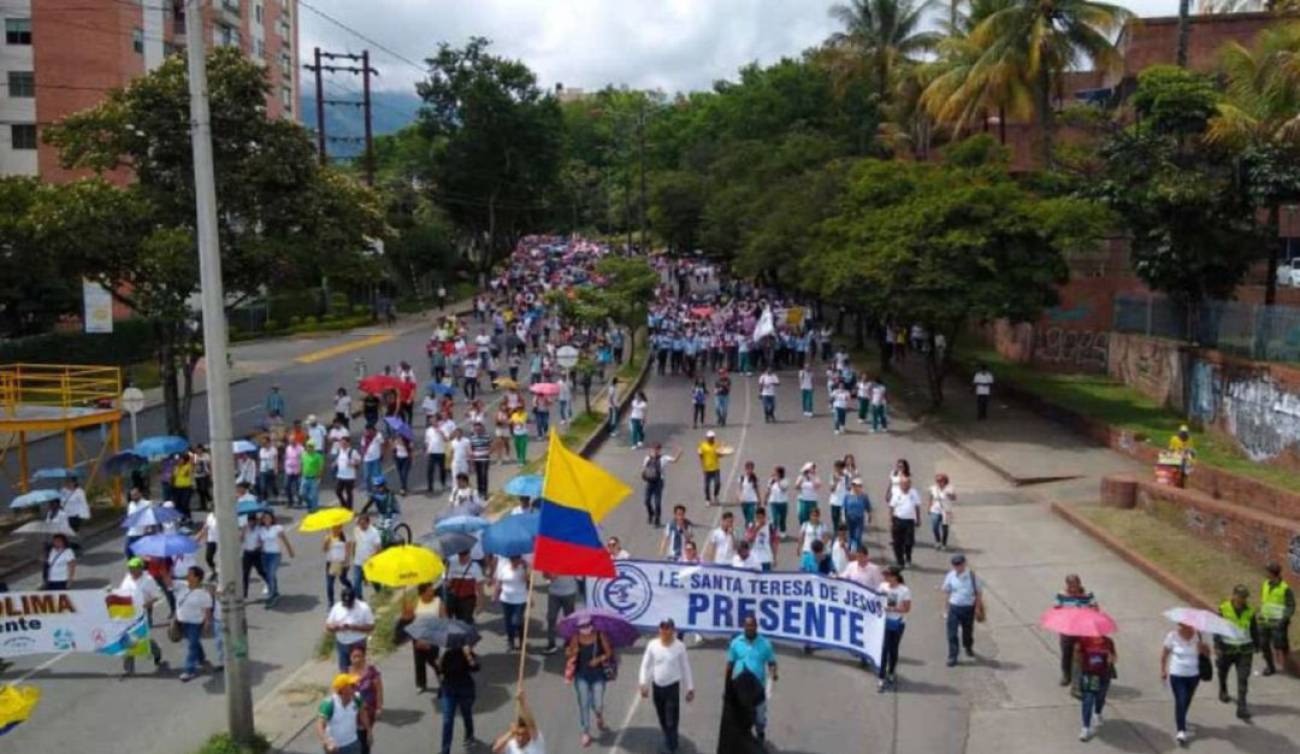 Plantón por el 'descalabro' con las obras de jornada única en Ibagué