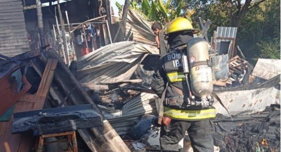 Quema controlada se salió de control y dejó a tres familias sin vivienda en Ibagué