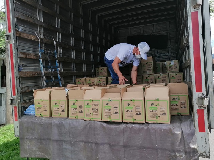 Fedegan donó 10 mil kits lácteos a la gobernación del Tolima