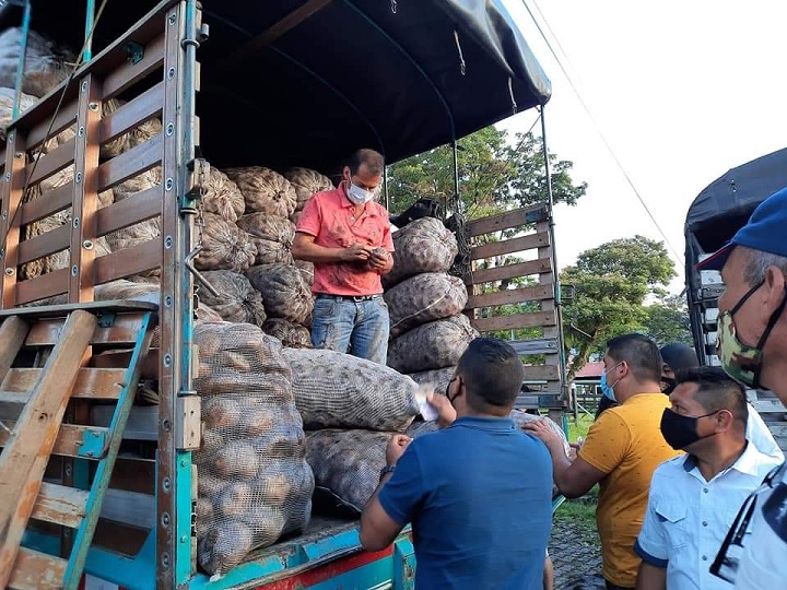 La 'gran papatón' en Ibagué fue todo un éxito para los campesinos