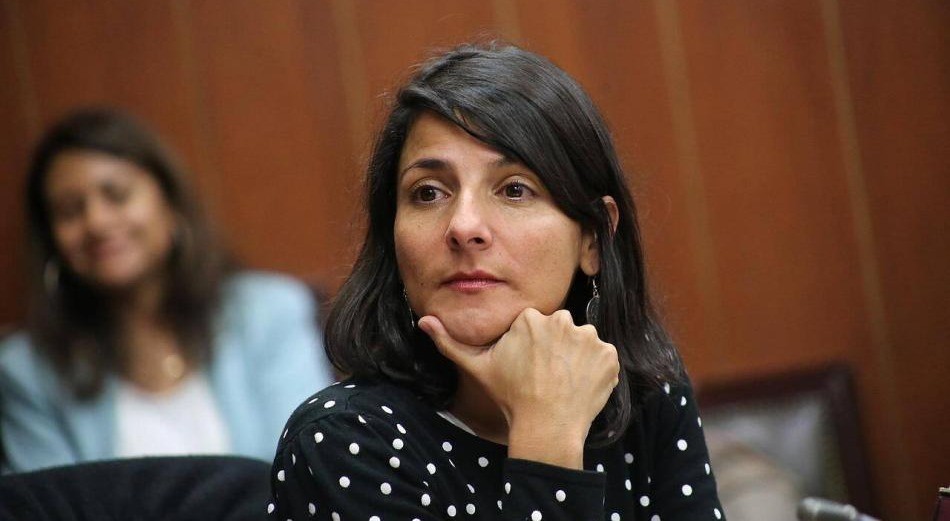 Renunció la ministra de Minas y Energía Irene Vélez