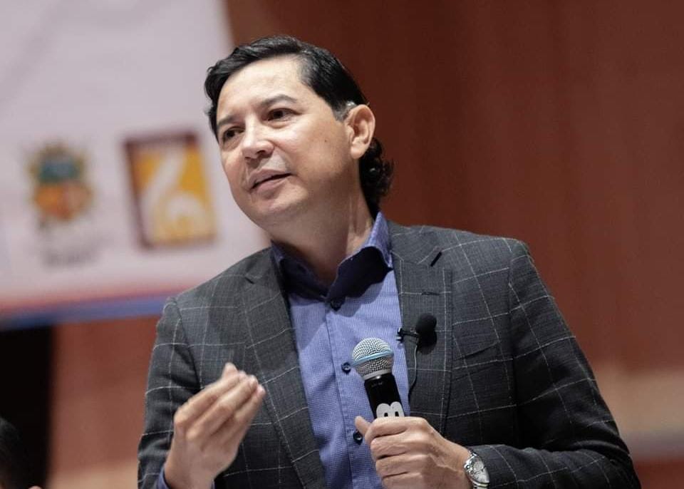Revelan que Hurtado ha gastado más de $120 millones en 67 viajes como alcalde de Ibagué
