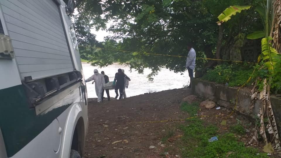 Rescatistas recuperan cuerpos de la avalancha de Chaparral