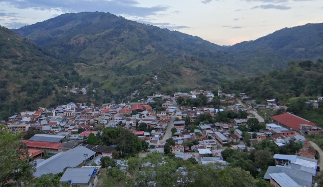 Rioblanco, asediado por grupos al margen de la ley