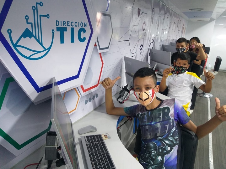 El Bus TIC de la Gobernación conecta al Tolima