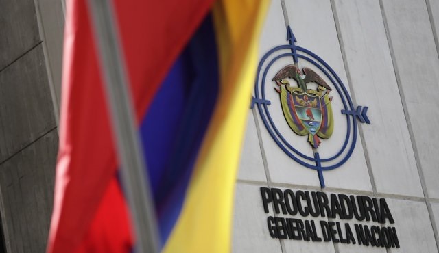 Funcionarios públicos deben acatar y no atacar la justicia