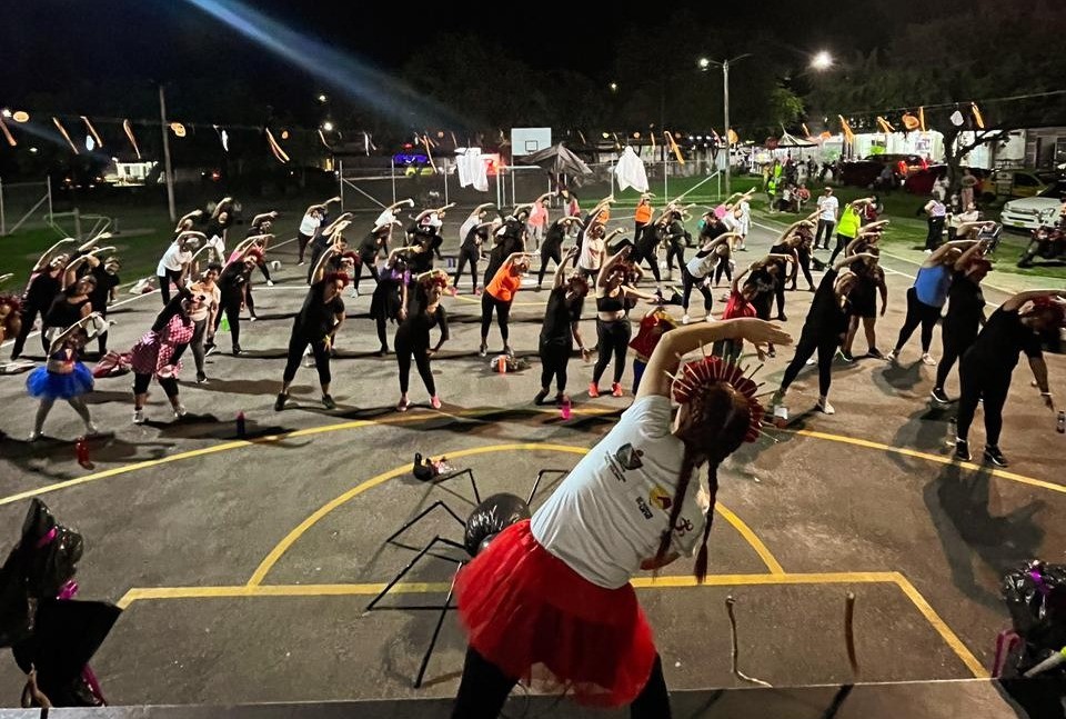 Rumba aeróbica al ritmo de los clásicos navideños esta noche en Ibagué