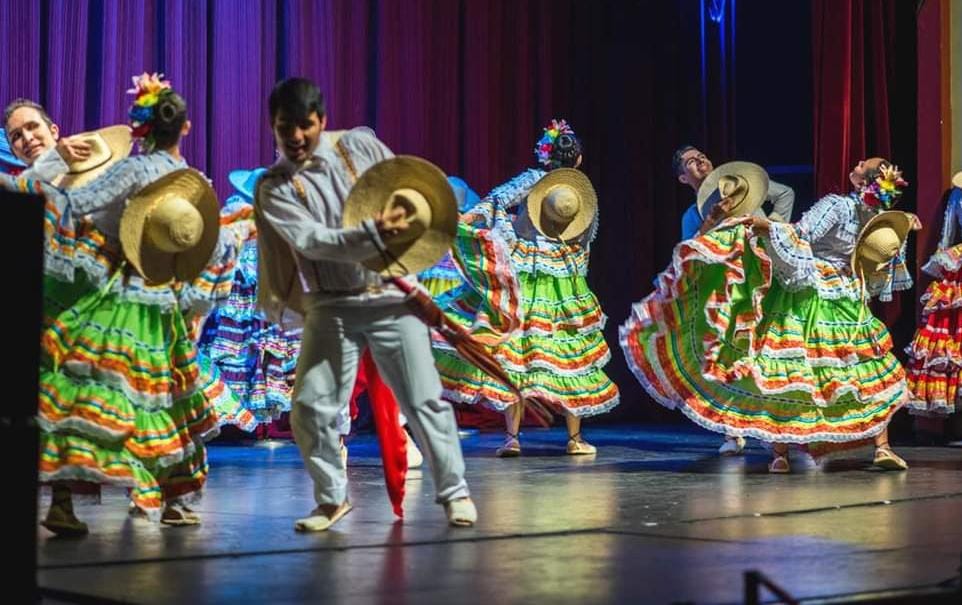 Rutas para modernizar la danza folclórica se estudia en Ibagué