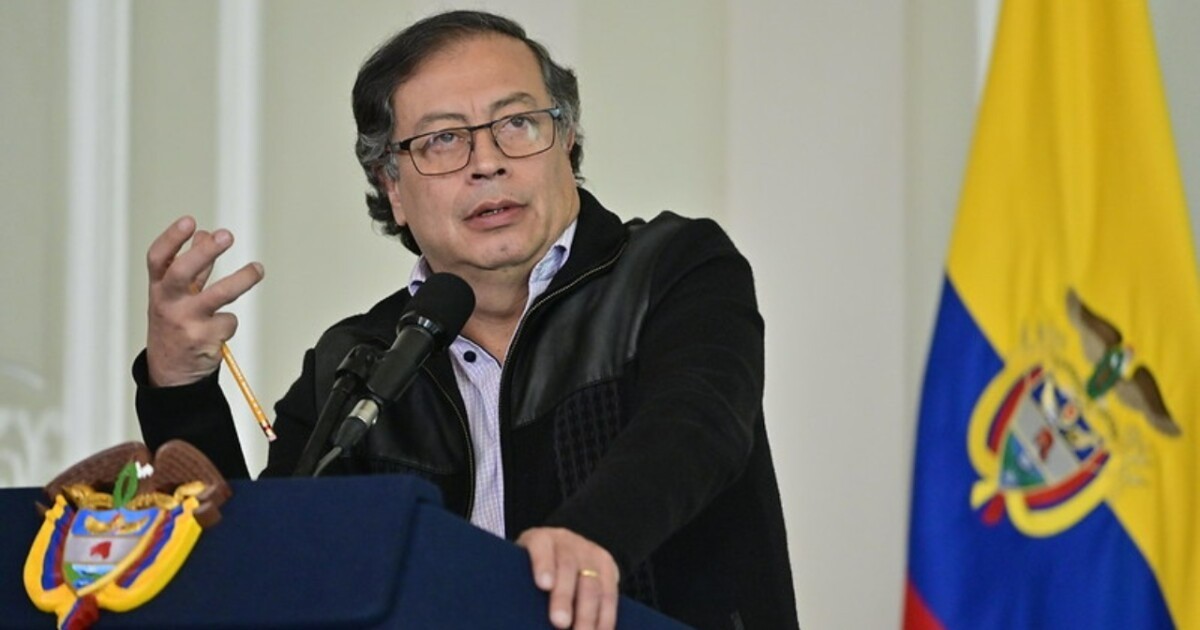 Sacar a los corruptos del gobierno, pidió el presidente Petro