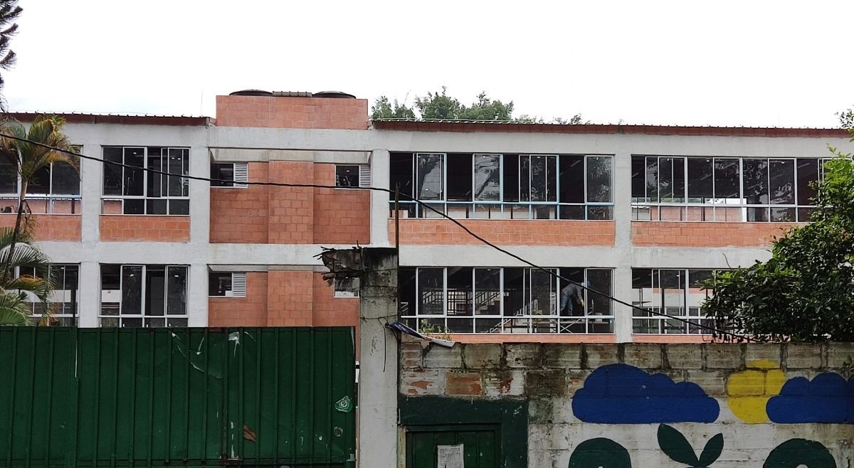 El amargo retorno a clases de por lo menos 8.000 estudiantes en Ibagué