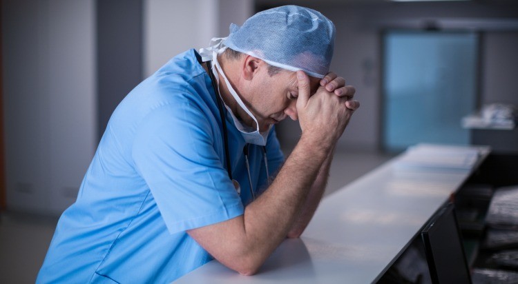 Covid habría generado trauma psicológico a profesionales de la salud