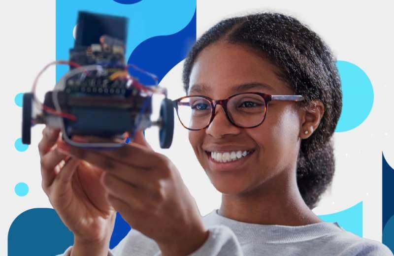 Buscan 460 jóvenes para enseñarles programación