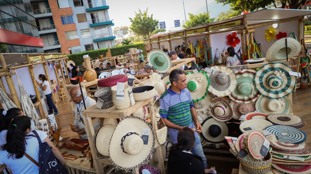 Feria artesanal concluye con buenos resultados