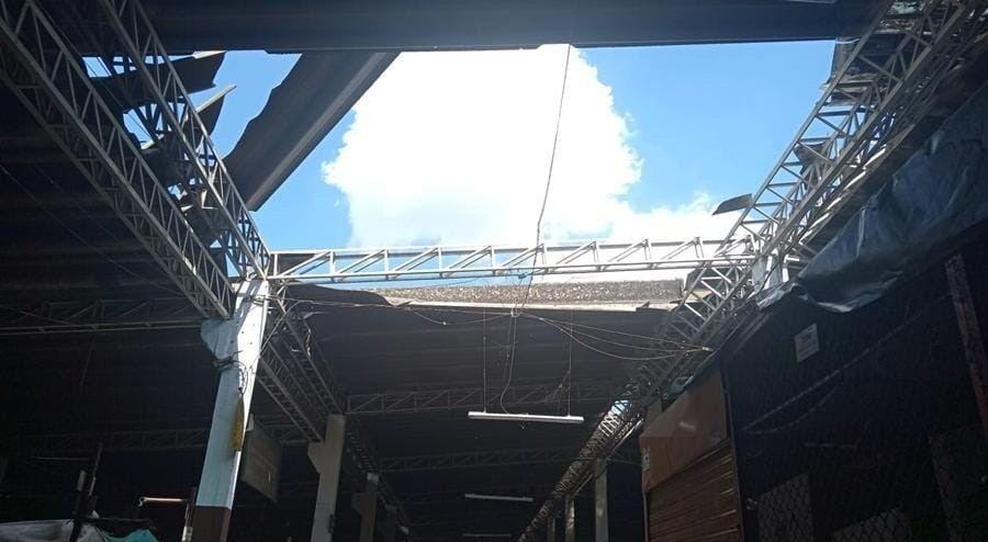Se cae a pedazos la Plaza de El Jardín