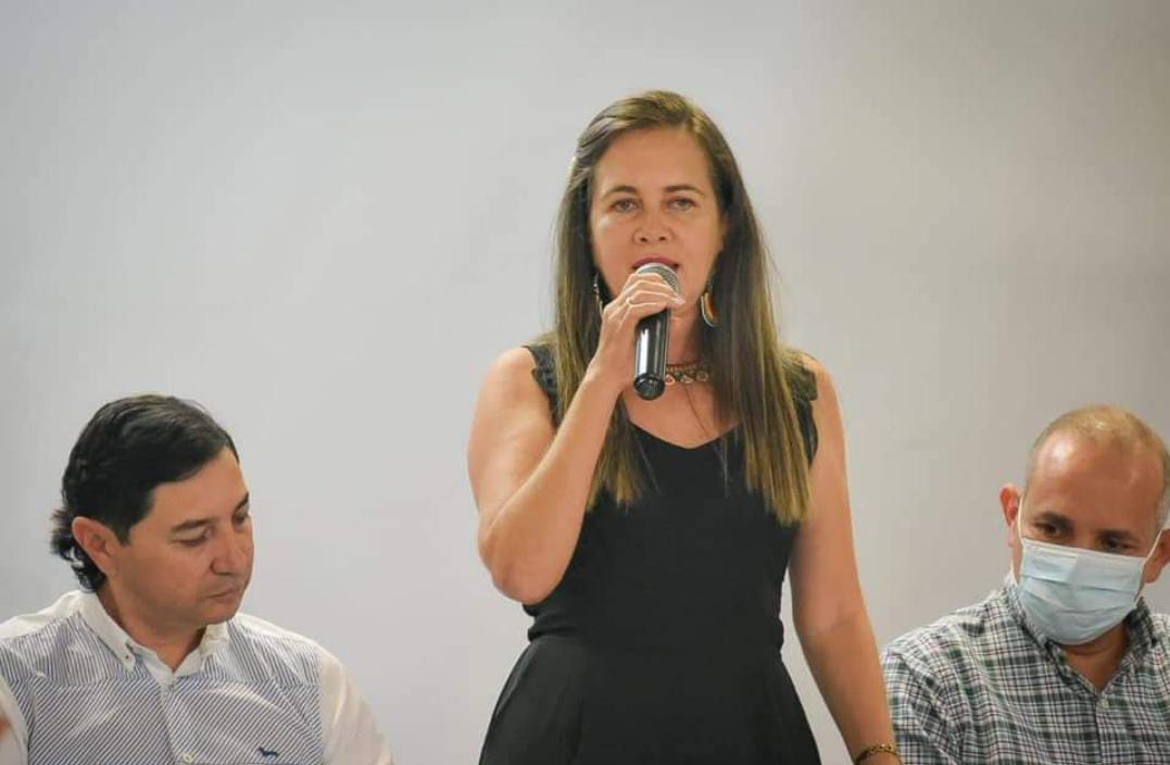 Sec. de Desarrollo Social habría renunciado por negarse a adjudicar contrato con irregularidades
