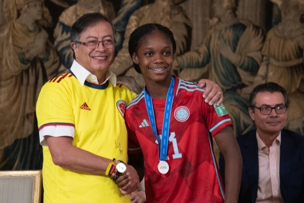 Gobierno Nacional entregó millonario premio a las jugadoras de la Selección Colombia Femenina Sub-17