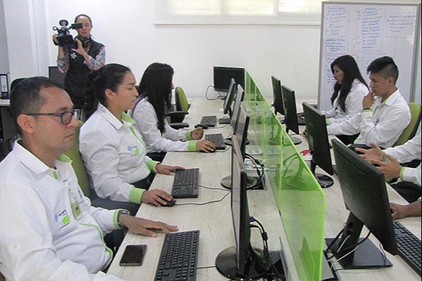Sena lanzó programa de programación de computadores